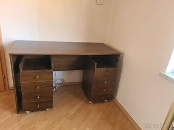 Písací stôl s mobilnými zásuvkovými boxami