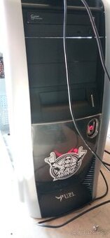 Predam pocitac na media a starsie hry