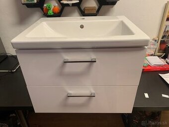 Kúpeľňová skrinka s umývadlom 60 cm (závesná)