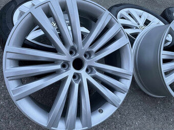 SIRIUS-Silber orig.skoda Superb 3V  5x112  8j x19   ET 44 VW