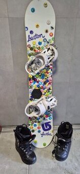 Snowboard značky BURTON s topánkami