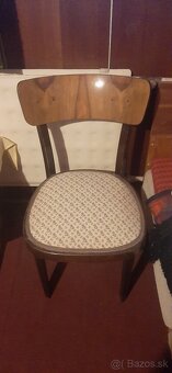 Predám staré  stoličky a skrine