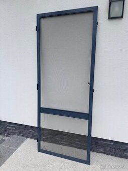 Hlinikove sietky na balkonove dvere (dverové)