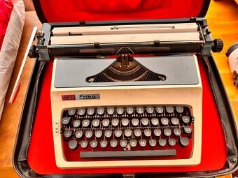 Písací stroj plne funkčný