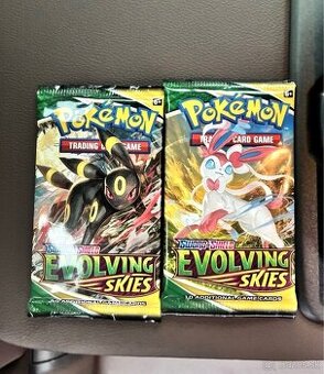 Pokémon Evolving Skies booster