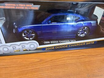 Dodge Cgarger SRT8 2006