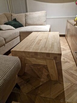 konferenčný stôl z masívu dub hevea