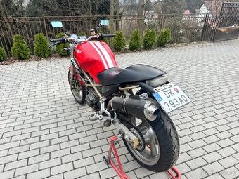 DUCATI MONSTER 900