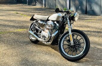 Harley Davidson 883 cafe racer