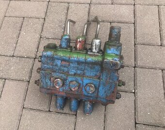 Hydraulický rozdeľovač