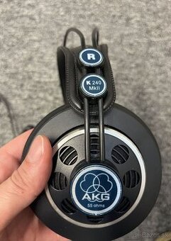 AKG K240 MKII