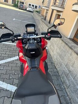 Honda XADV 750