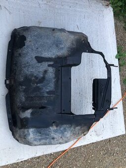 Kryt motora volkswagen T4