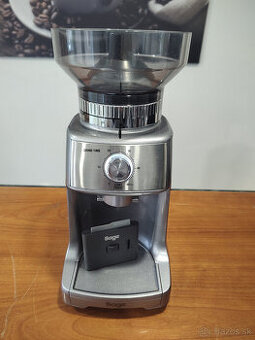 mlynček na kávu Sage BCG600