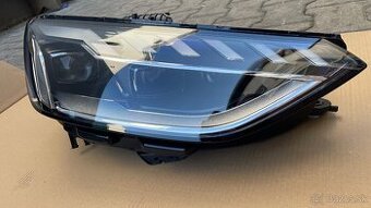 Audi A4 predné svetlo pravé