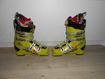 Predam v peknom stave panske lyziarky FISCHER RC4