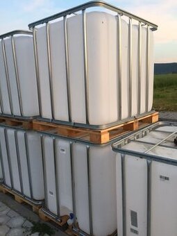 1.000 l plastové nádrže, IBC kontajner