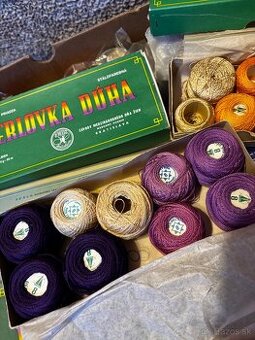 Krabica plná bavlniek