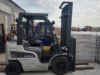 Vysokozdvižný vozík Nissan P1F2A20D 200808