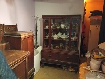 Vitrína,sekretar