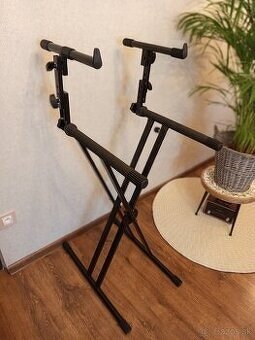 Stojan na 2 klávesy "Soundking DF 036"