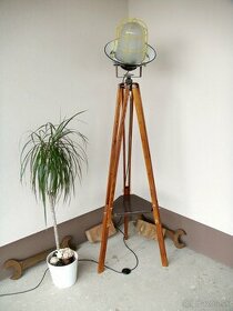Retro lampa - industriálna
