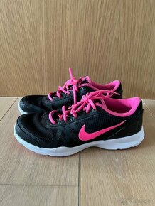 Nike tenisky 38,5