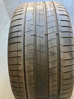 Predám letnú 305/40 R20 112Y