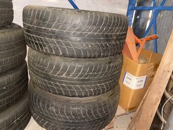Bridgestone 215/55 r 17