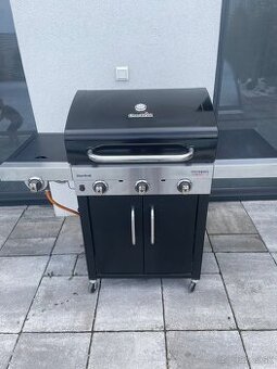 Plynový gril Char-Broil Performance 330B