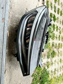 VW ID4 predný svetlomet