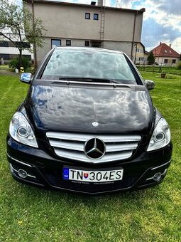 Mercedes B200