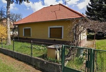 Predaj rodinného domu s veľkým pozemkom v Jasovej