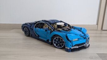 Bugatti Chiron 42083