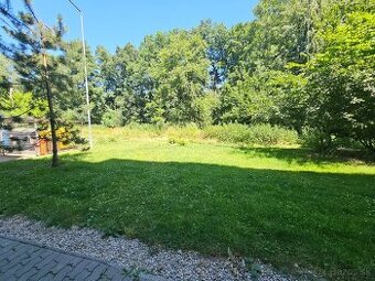 Kompletne zariadený 2i byt v pokojnej lokalite pri lese - 1