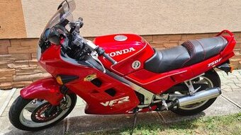 Honda VFR 750f