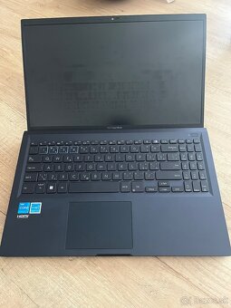 Predám Asus ExpertBook B1 Intel Core i3