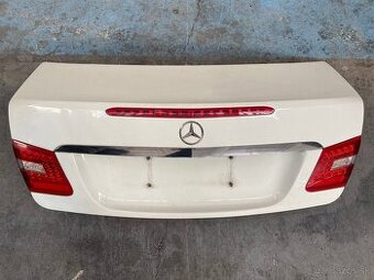 Kufor z autá Mercedes W207 coupe c650