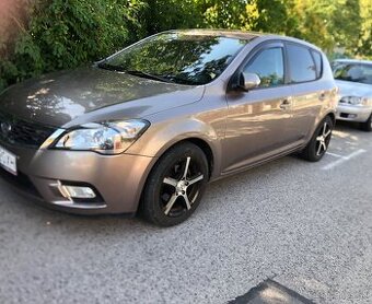 Kia ceed 1.6 benzin