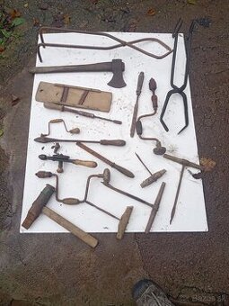 Staré náradie na dekoráciu