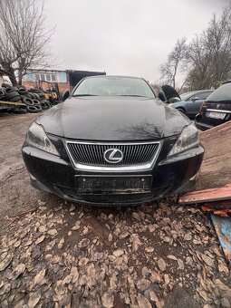 LEXUS IS220d - rozpredám na diely