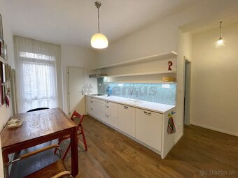 Nájom 3i byt, Krížna vnútroblok, Staré Mesto, 2 balkóny