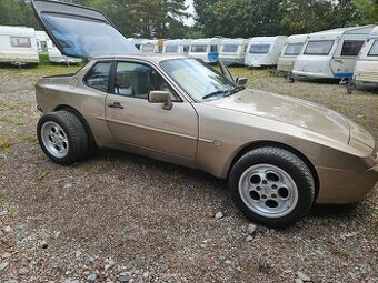 Porsche 944 Turbo z roku 1986