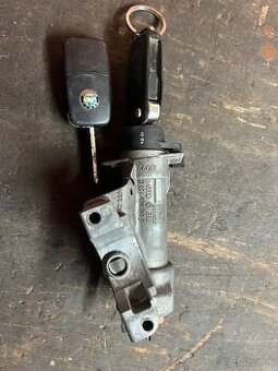 Škoda fabia 2 spínacia skrinka 2x kľúč