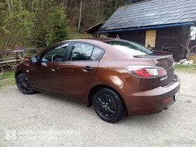 Mazda 3 Limuzine