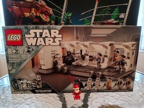 LEGO Star Wars™ 75387 Boarding the Tantive IV