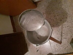 Predám litinový kotlik - 1
