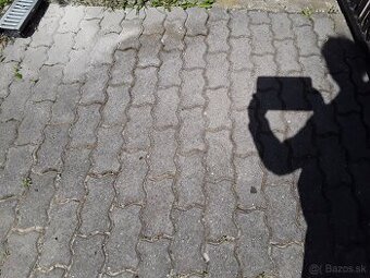 Zámková dlažba