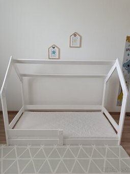 Detská posteľ domcek s roštom a matracom