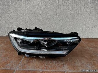 Predám pravé predné svetlo na Vw z-roc iq light